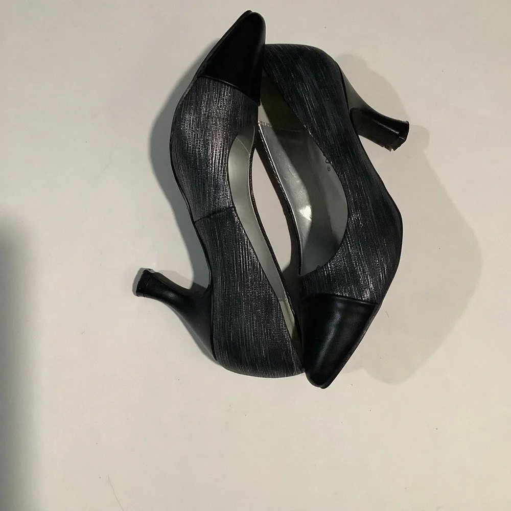 Bellini Black Pointed Toe Heels